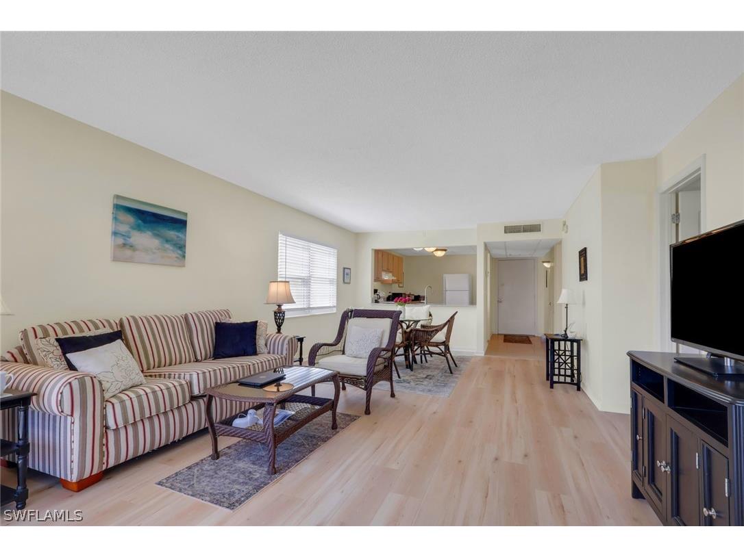 1057 Forest Lakes Drive #1208 Naples FL 34105 226010352 image11