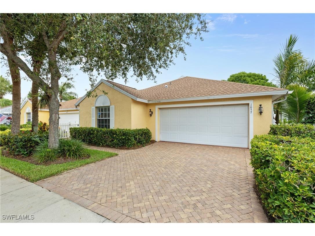 1057 Silverstrand Drive Naples FL 34110 225060488 image1