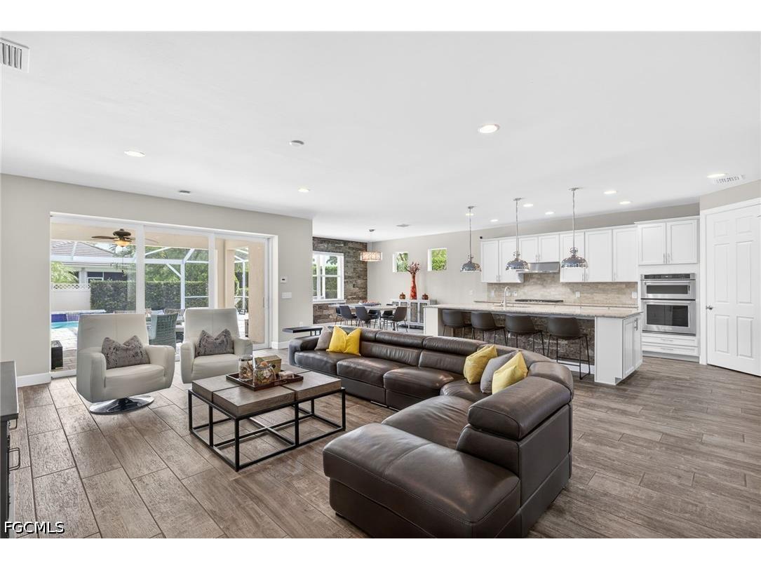 10582 Jackson Square Drive Estero FL 33928 2026015430 image4