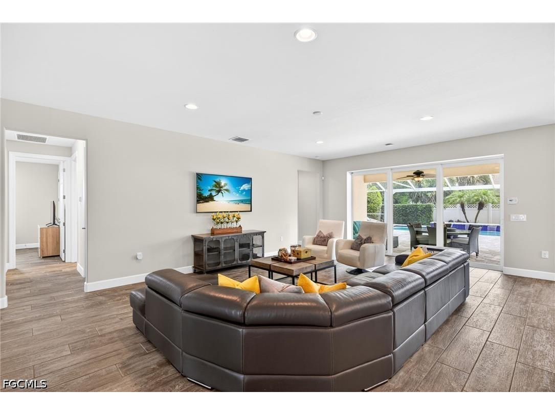 10582 Jackson Square Drive Estero FL 33928 2026015430 image6