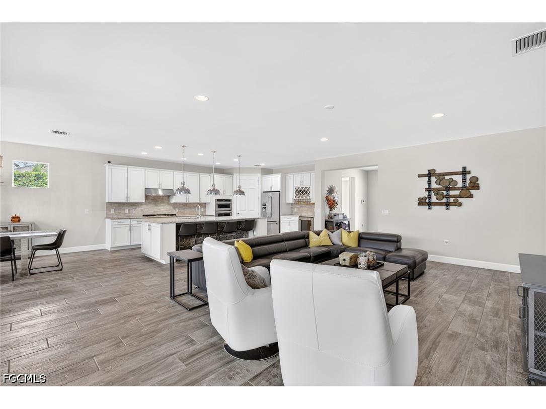 10582 Jackson Square Drive Estero FL 33928 2026015430 image9