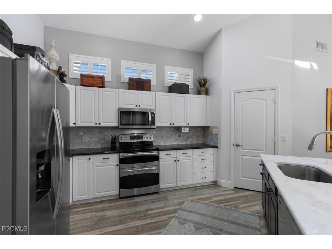 1059 Briarwood Boulevard Naples FL 34104 2025007531 image10