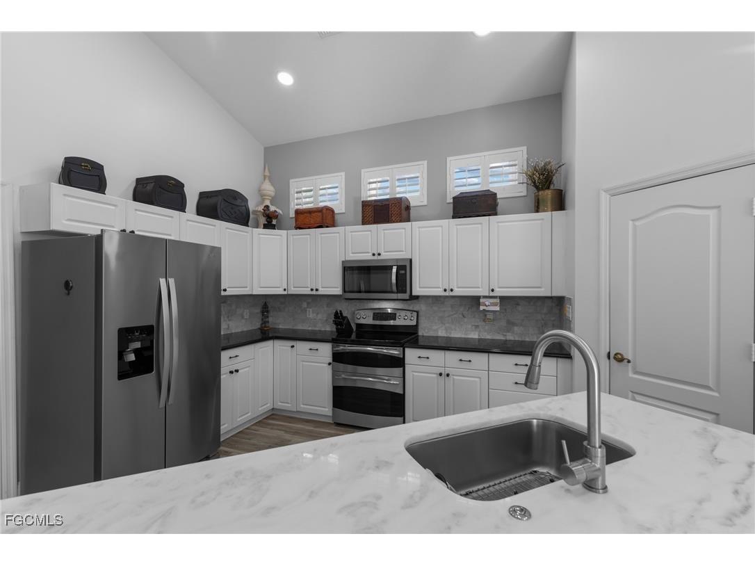 1059 Briarwood Boulevard Naples FL 34104 2025007531 image12