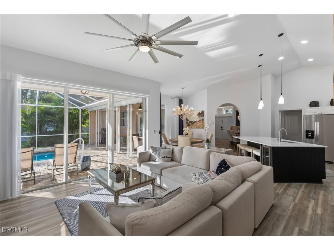 1059 Briarwood Boulevard Naples FL 34104 2025007531 image3