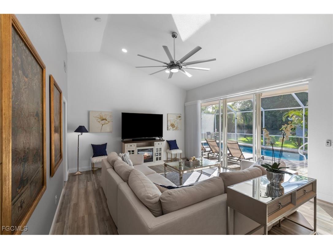 1059 Briarwood Boulevard Naples FL 34104 2025007531 image8