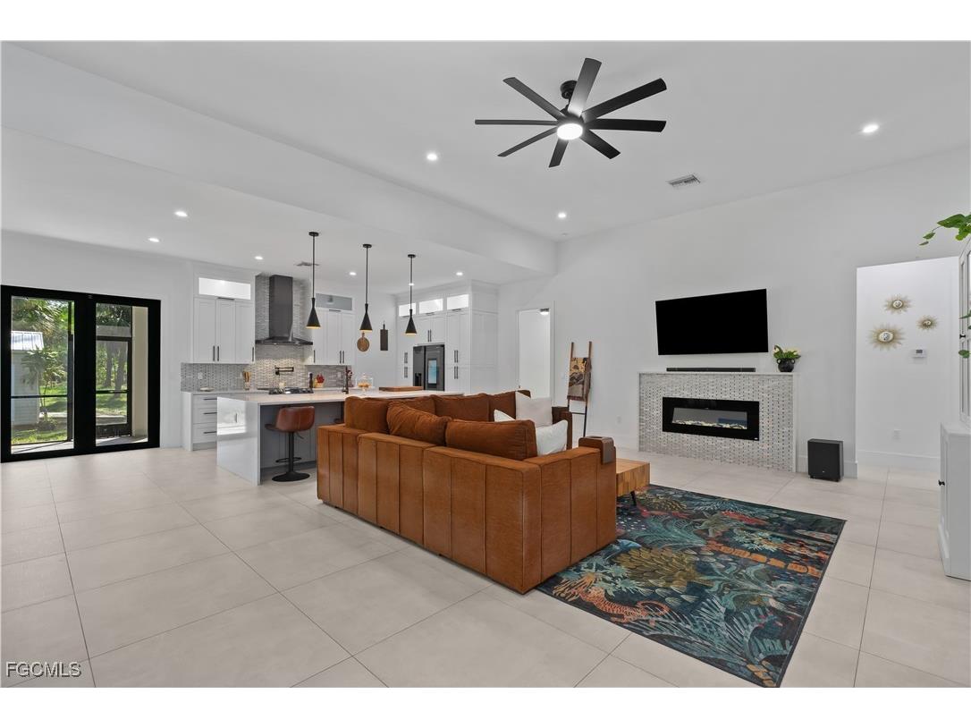 106 18th Avenue NE Naples FL 34120 2025010026 image6