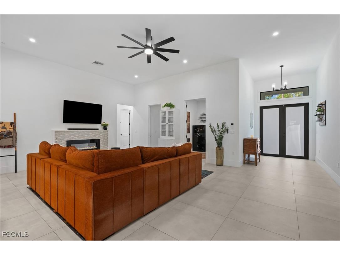 106 18th Avenue NE Naples FL 34120 2025010026 image7