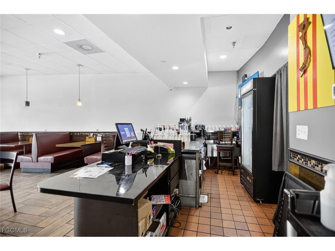 106 Hancock Bridge Parkway W #22-27 Cape Coral FL 33991 2025010566 image15