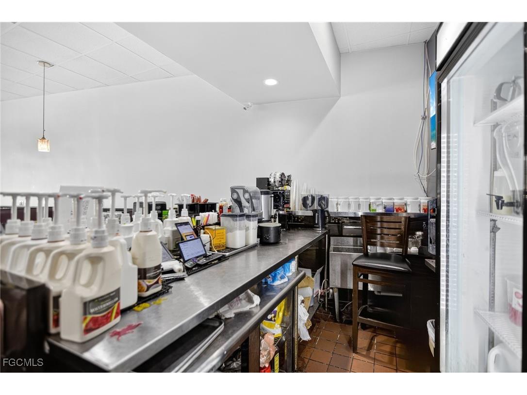 106 Hancock Bridge Parkway W #22-27 Cape Coral FL 33991 2025010566 image16