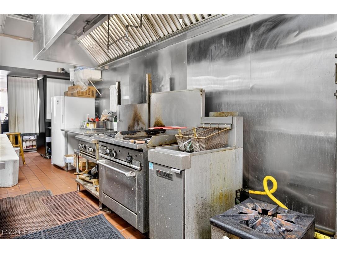 106 Hancock Bridge Parkway W #22-27 Cape Coral FL 33991 2025010566 image23