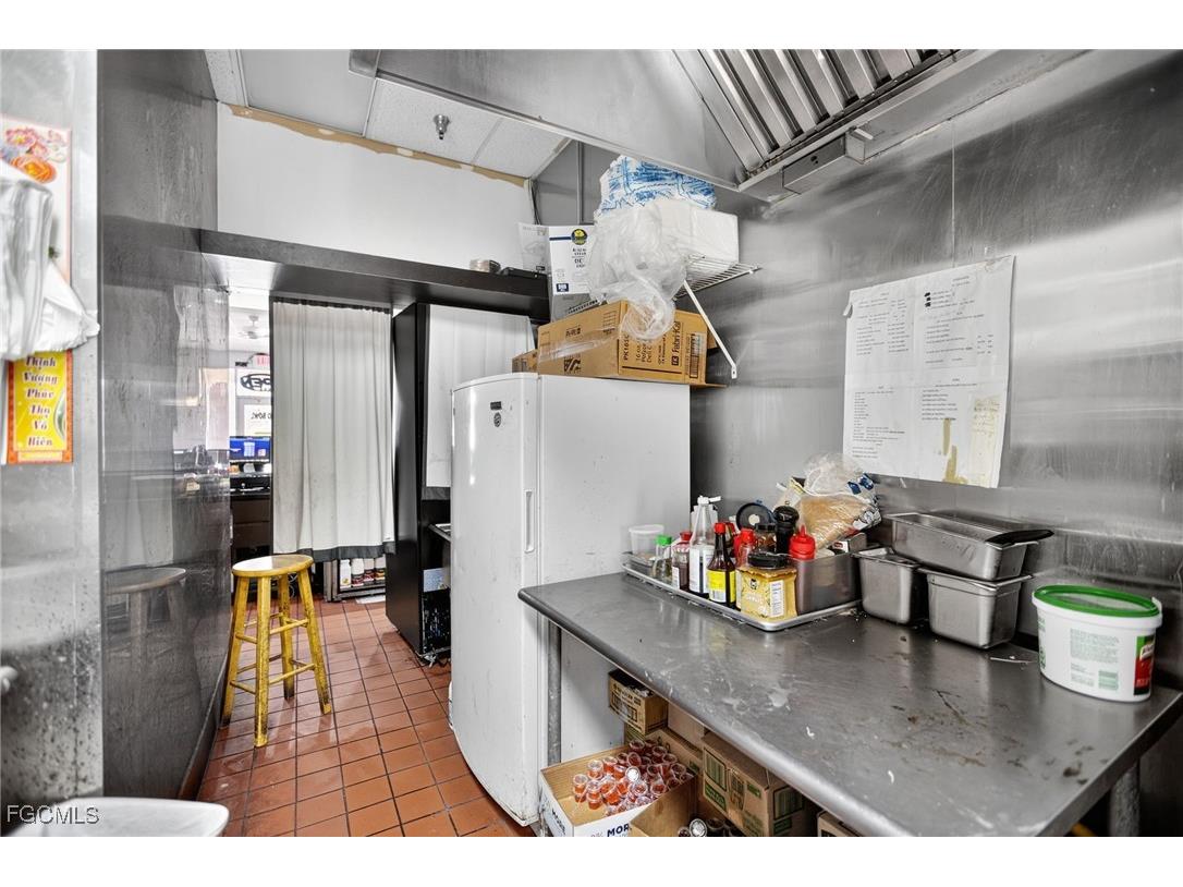 106 Hancock Bridge Parkway W #22-27 Cape Coral FL 33991 2025010566 image30