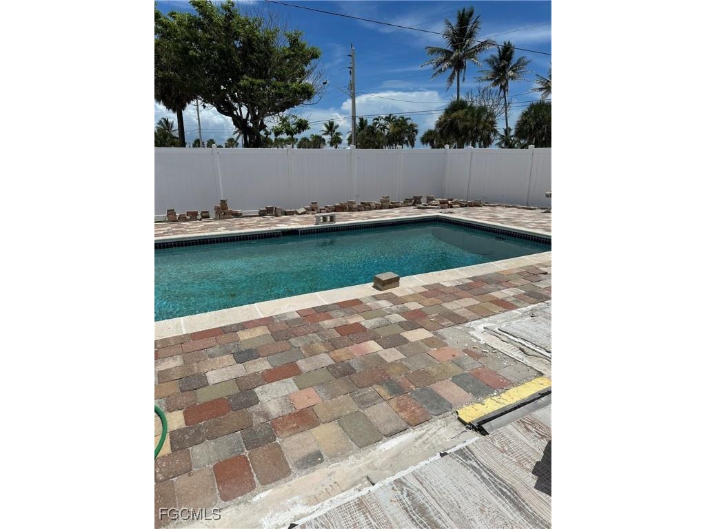 106 Hibiscus Drive Fort Myers Beach FL 33931 2025002873 image10