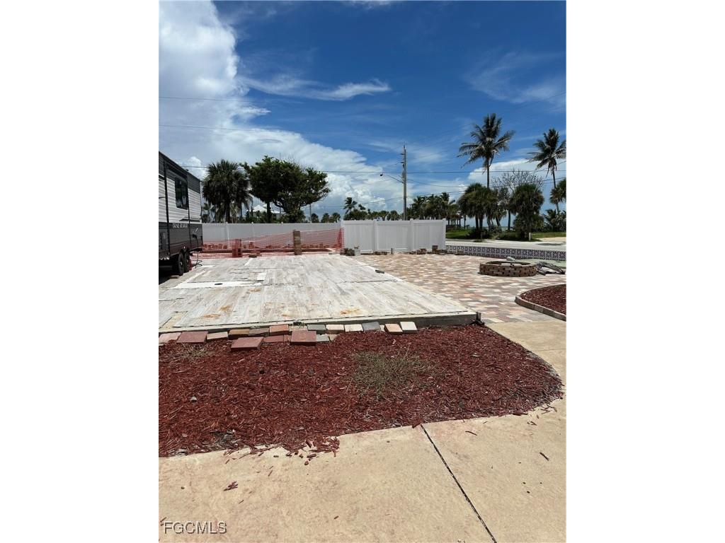 106 Hibiscus Drive Fort Myers Beach FL 33931 2025002873 image12