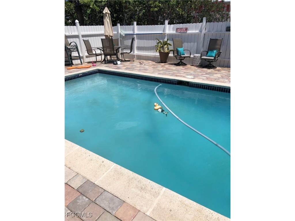 106 Hibiscus Drive Fort Myers Beach FL 33931 2025002873 image2