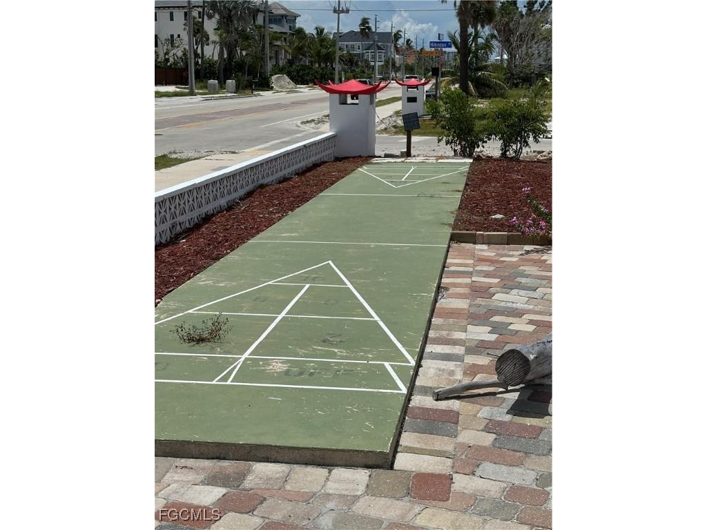 106 Hibiscus Drive Fort Myers Beach FL 33931 2025002873 image5