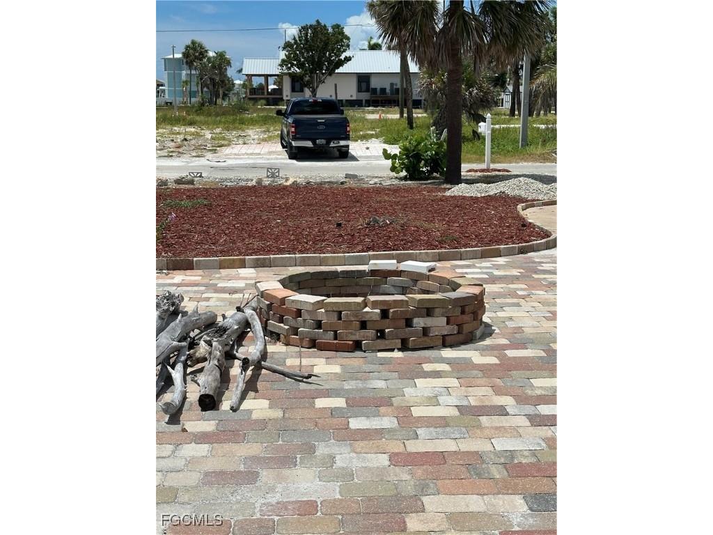 106 Hibiscus Drive Fort Myers Beach FL 33931 2025002873 image6