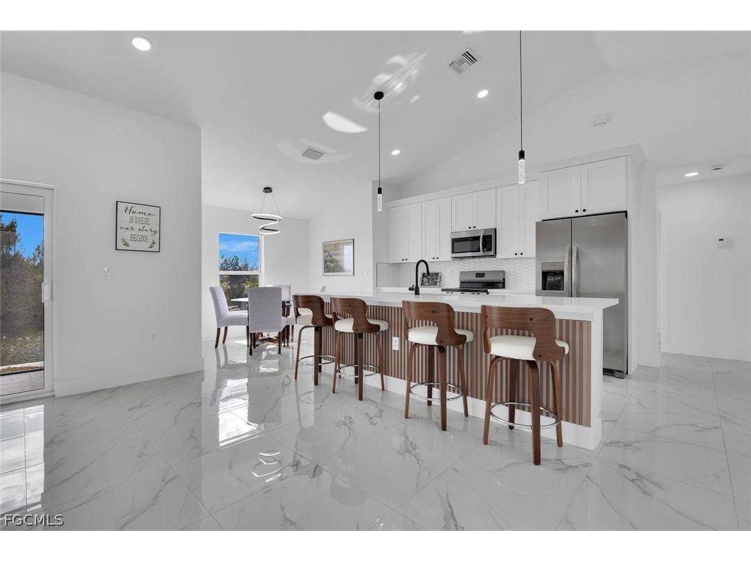 106 NW 20th Street Cape Coral FL 33993 2026007414 image4