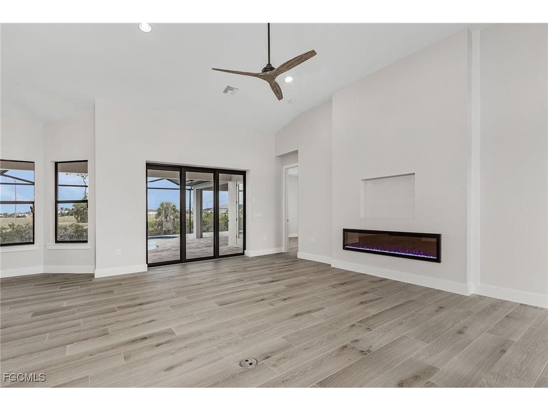106 SW 33rd Place Cape Coral FL 33991 2025016220 image10