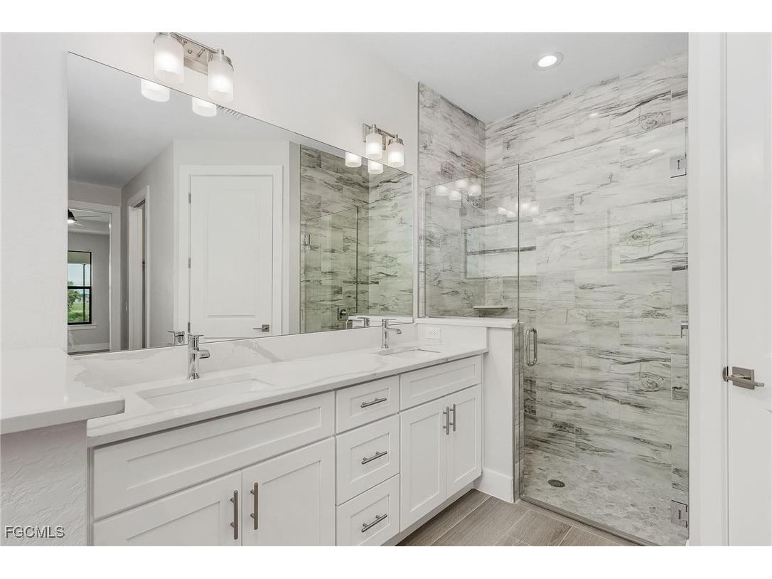 106 SW 33rd Place Cape Coral FL 33991 2025016220 image15