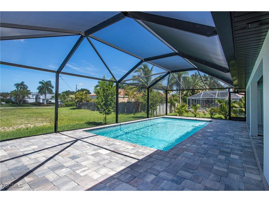 106 SW 33rd Place Cape Coral FL 33991 2025016220 image21