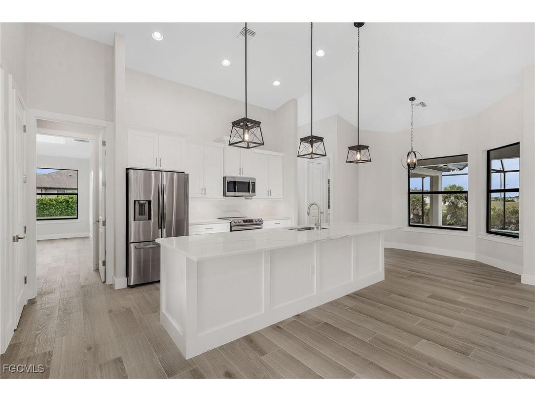 106 SW 33rd Place Cape Coral FL 33991 2025016220 image4