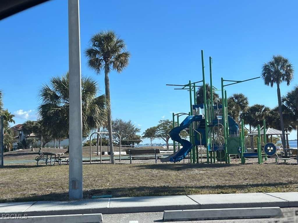 106 Sinclair Street SE Port Charlotte FL 33952 2025014973 image18