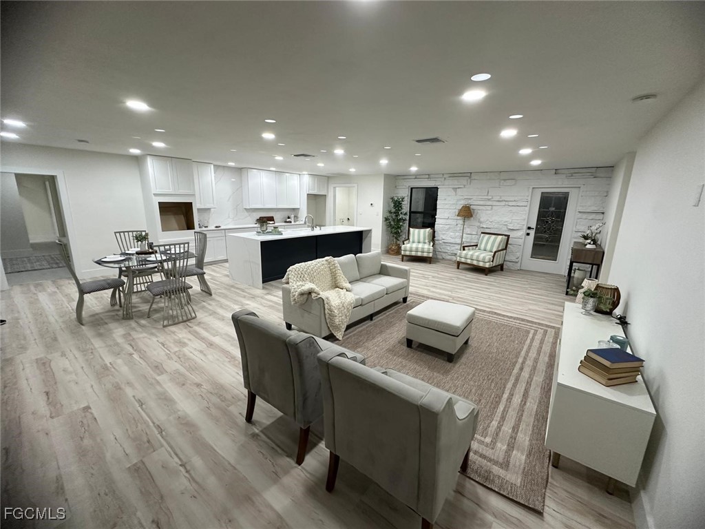 106 Sinclair Street SE Port Charlotte FL 33952 2025014973 image2