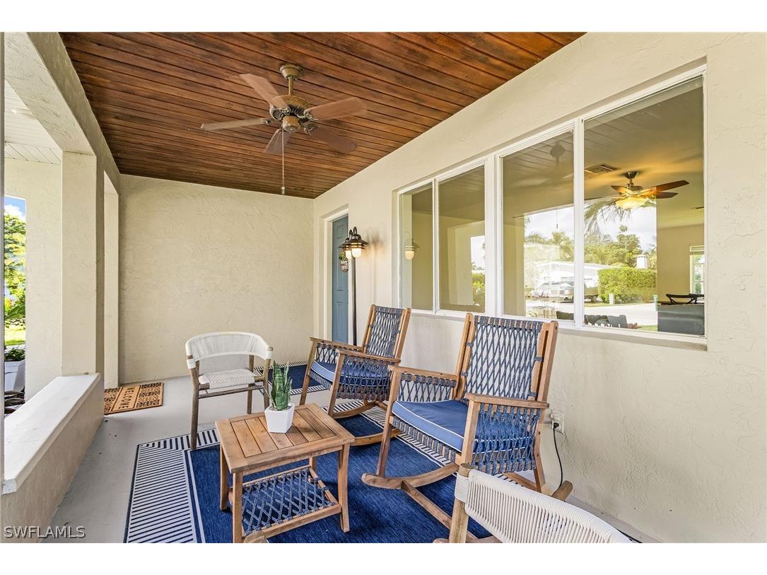 1060 Cooper Drive Naples FL 34103 226010534 image2