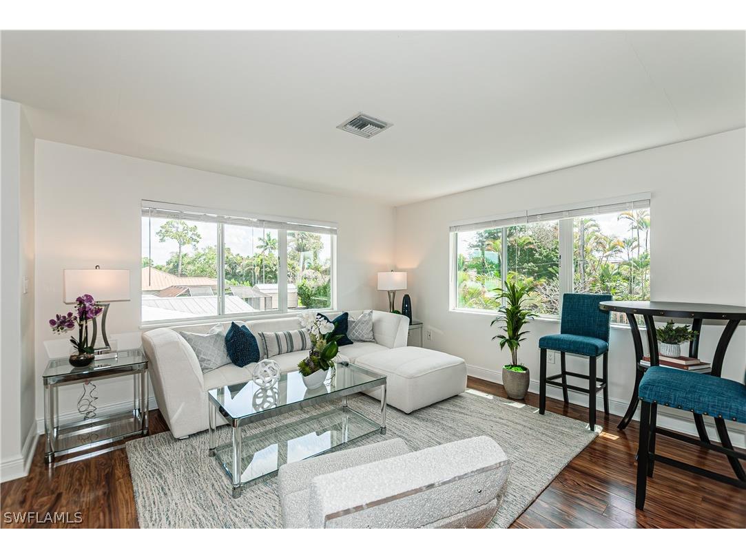 1060 Cooper Drive Naples FL 34103 226010534 image5