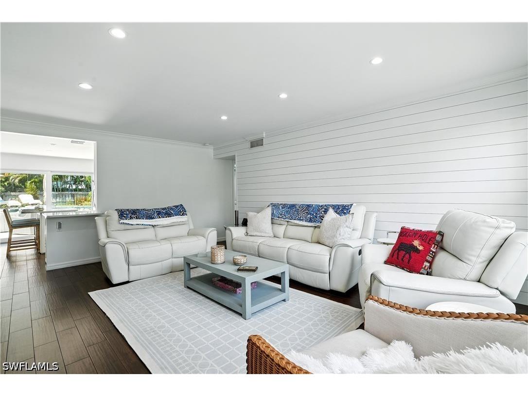 1063 22nd Avenue N Naples FL 34103 226013166 image4