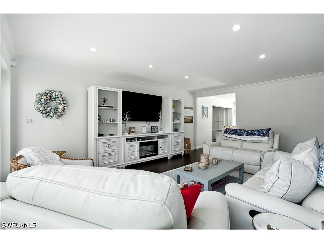 1063 22nd Avenue N Naples FL 34103 226013166 image5