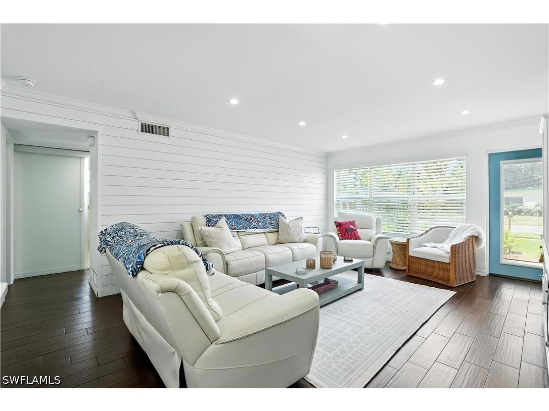 1063 22nd Avenue N Naples FL 34103 226013166 image6