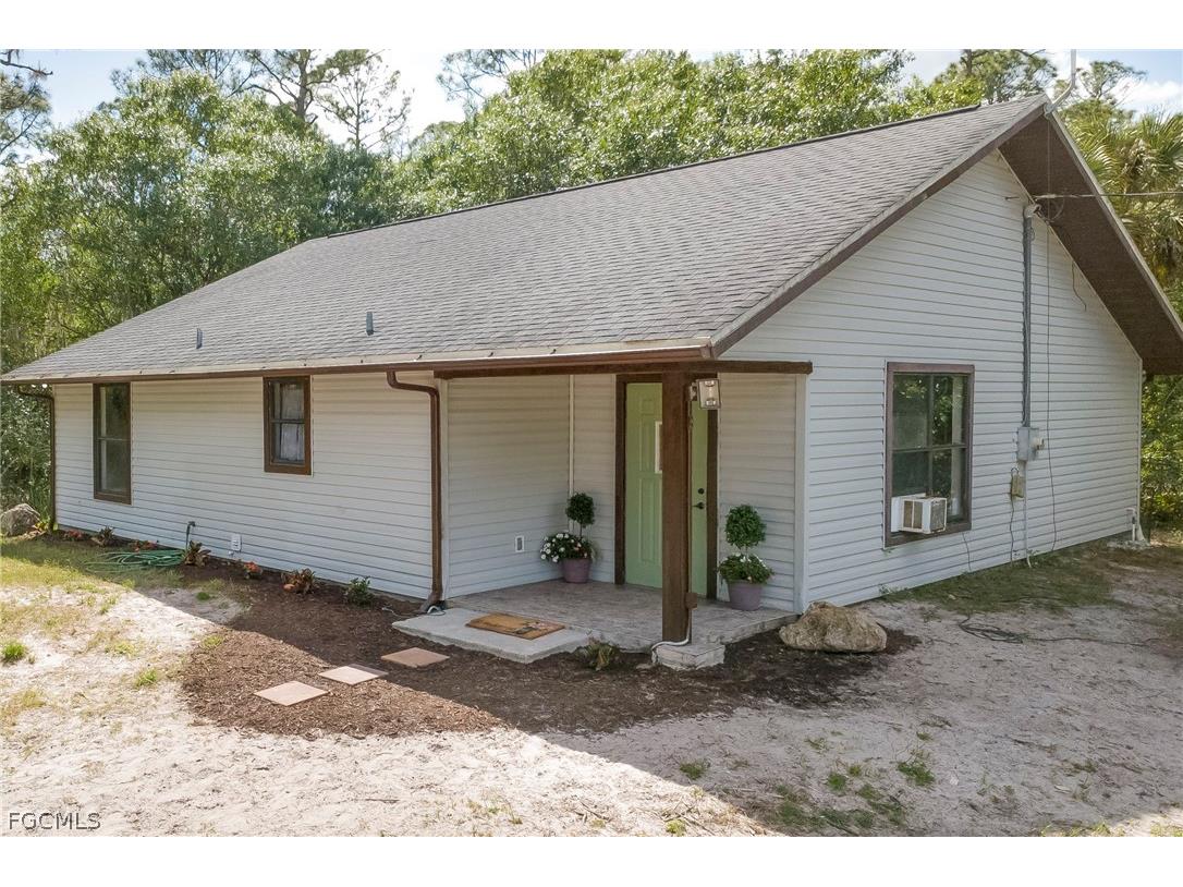 1063 Debbie Lane Labelle FL 33935 2026012675 image1