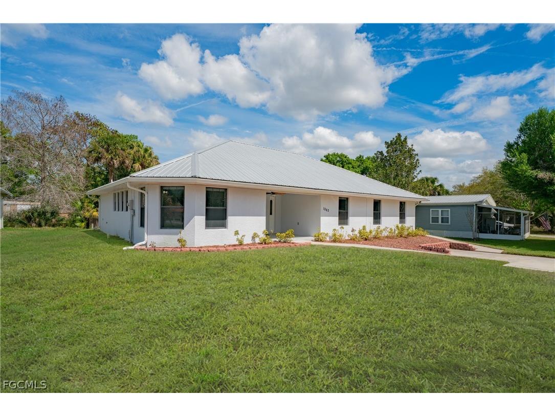 1063 Mayford Lake Road Moore Haven FL 33471 2026013713 image2