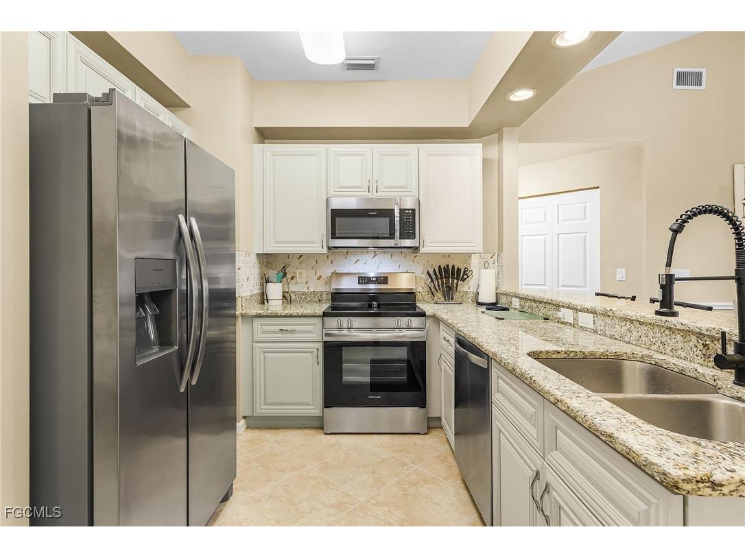 1064 Winding Pines Circle #205 Cape Coral FL 33909 225062596 image4