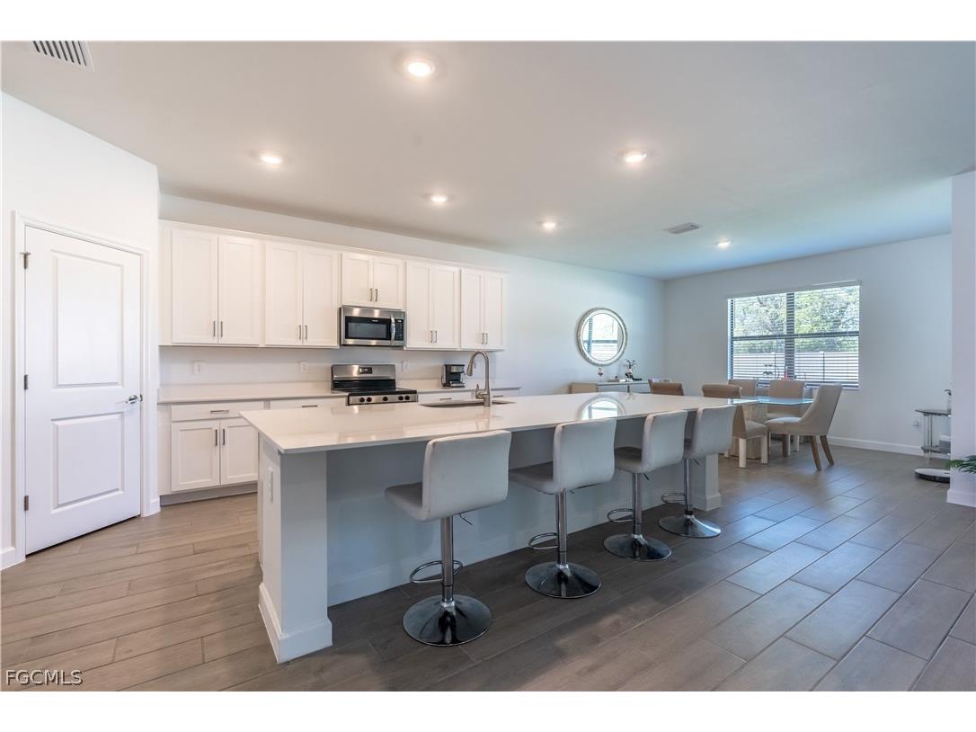 10646 Timber Creek Drive Fort Myers FL 33913 2026013282 image4