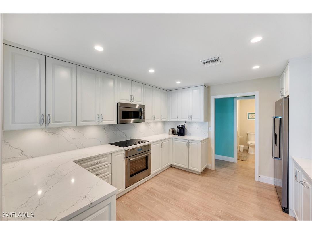 1065 Gulf Shore Boulevard N #201 Naples FL 34102 225067819 image3