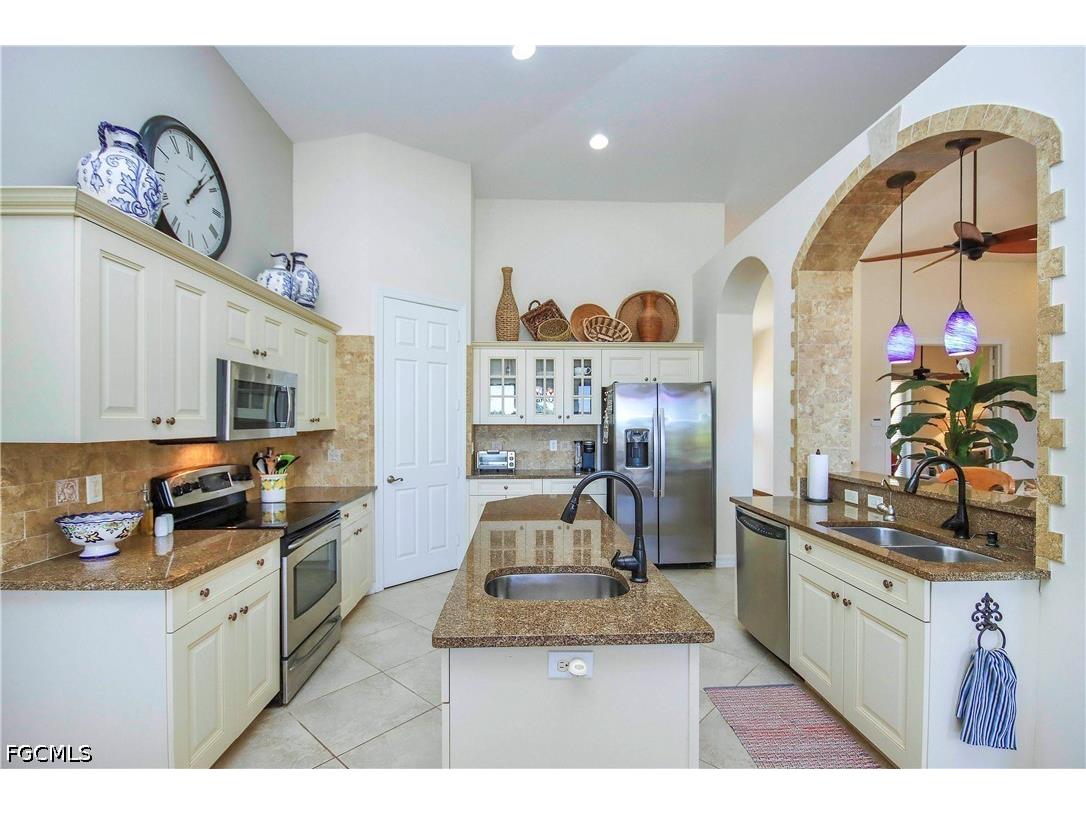 1066 Bailey Road Sanibel FL 33957 2026021739 image6