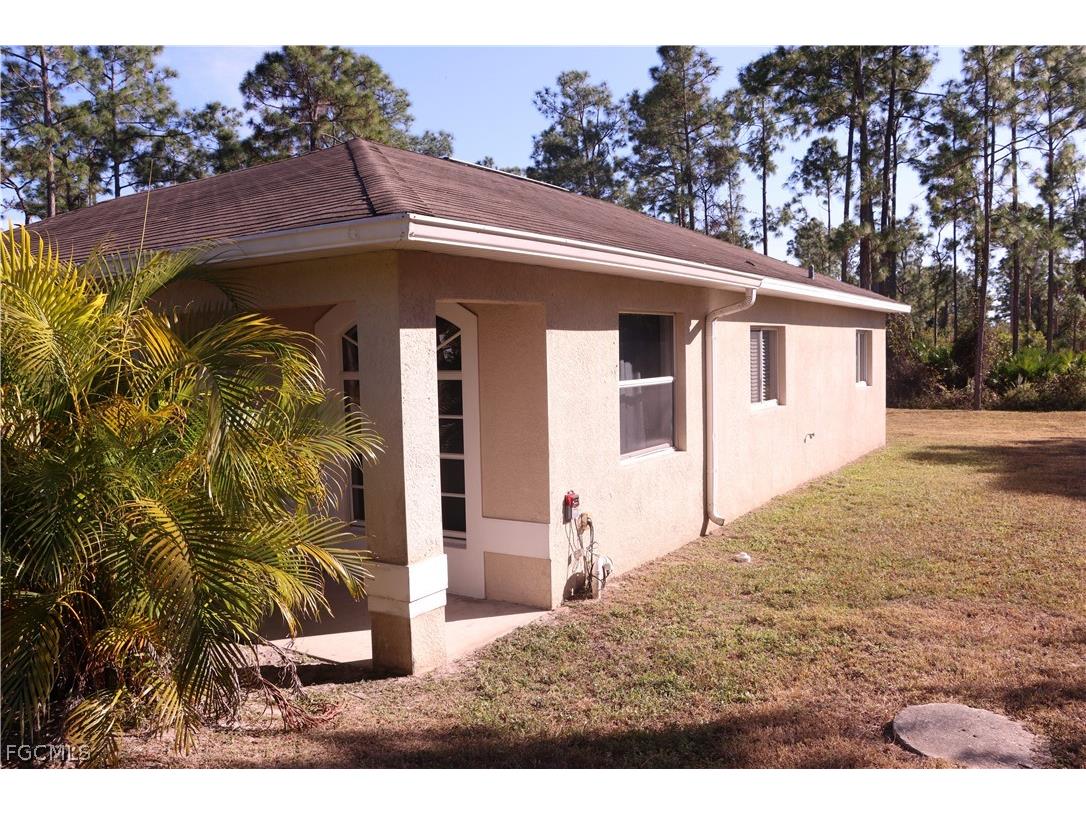 1066 Barnett Street E Lehigh Acres FL 33974 2026008333 image3