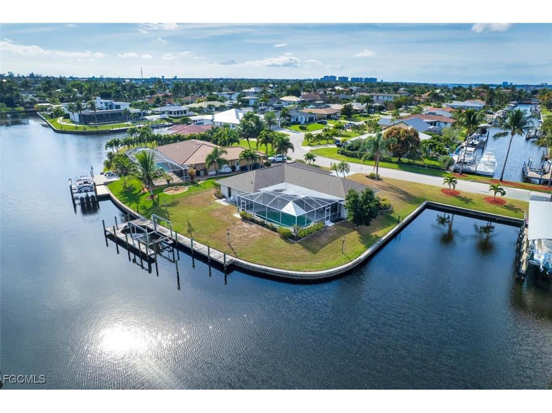 1066 Clarellen Drive Fort Myers FL 33919 2026001619 image1