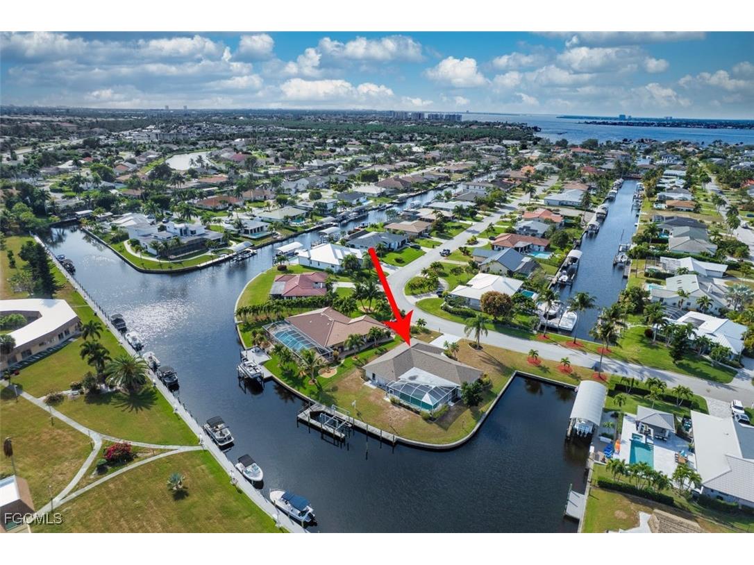 1066 Clarellen Drive Fort Myers FL 33919 2026001619 image2