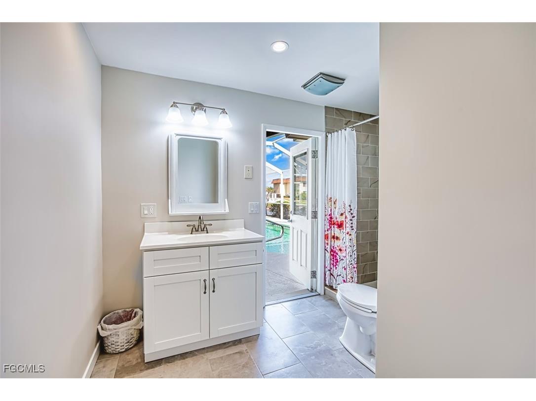 1066 Clarellen Drive Fort Myers FL 33919 2026001619 image26