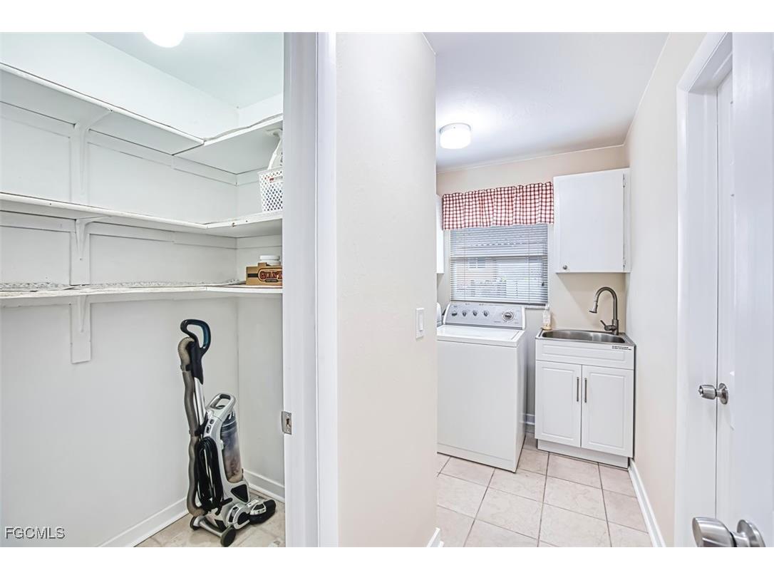 1066 Clarellen Drive Fort Myers FL 33919 2026001619 image29