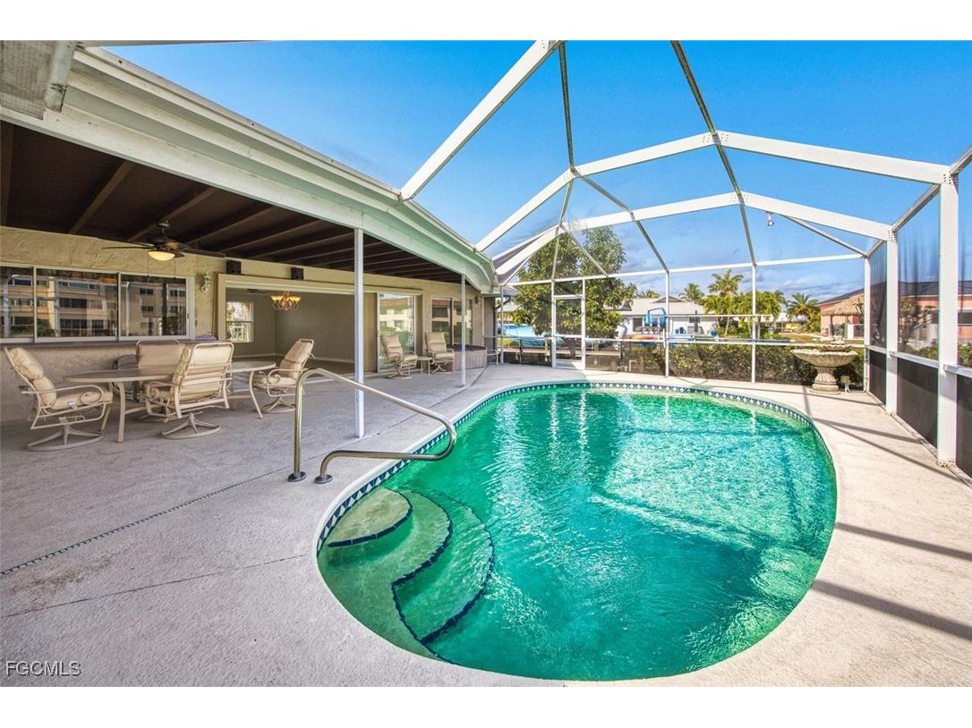 1066 Clarellen Drive Fort Myers FL 33919 2026001619 image34