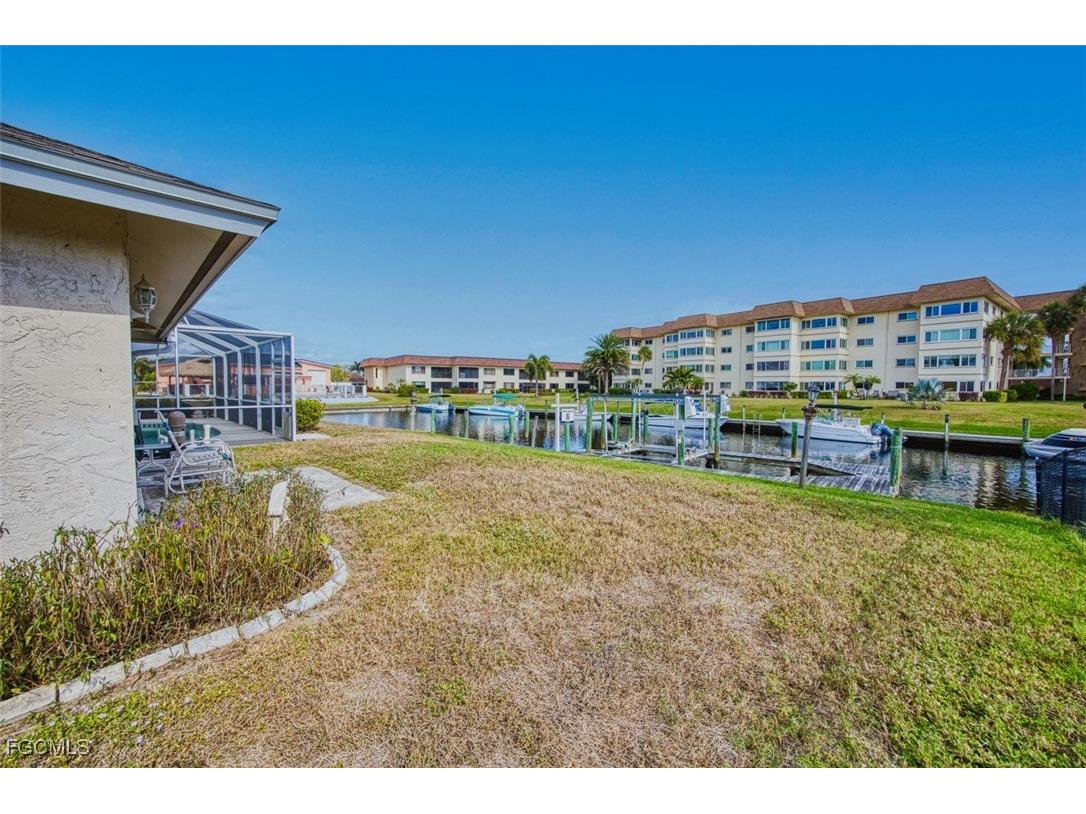 1066 Clarellen Drive Fort Myers FL 33919 2026001619 image37