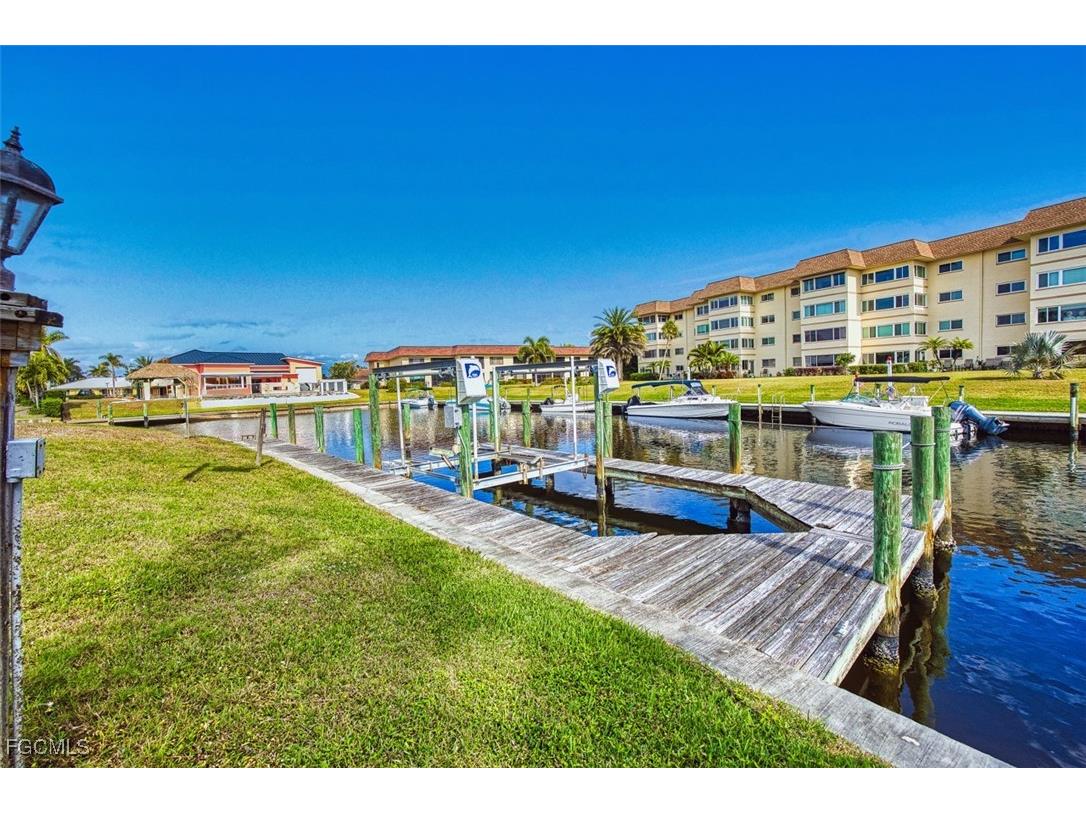 1066 Clarellen Drive Fort Myers FL 33919 2026001619 image39