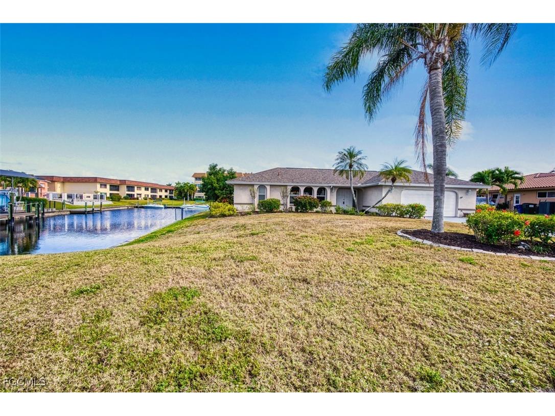 1066 Clarellen Drive Fort Myers FL 33919 2026001619 image44