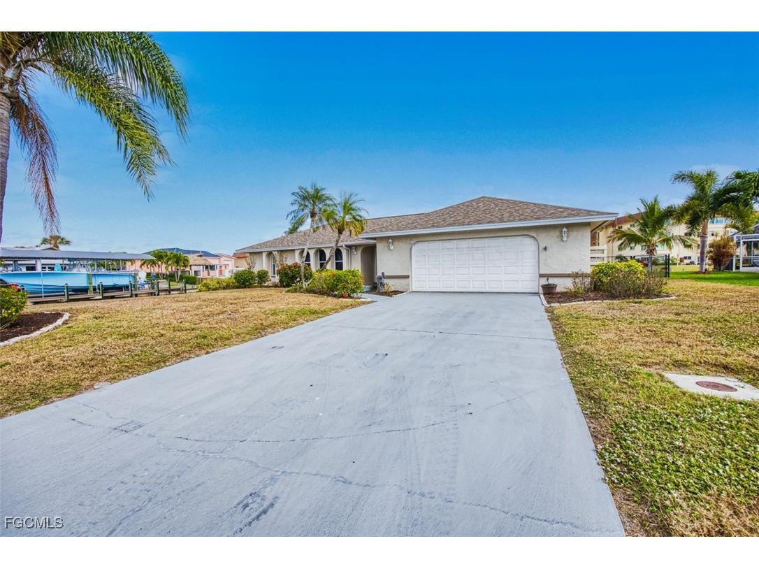 1066 Clarellen Drive Fort Myers FL 33919 2026001619 image46