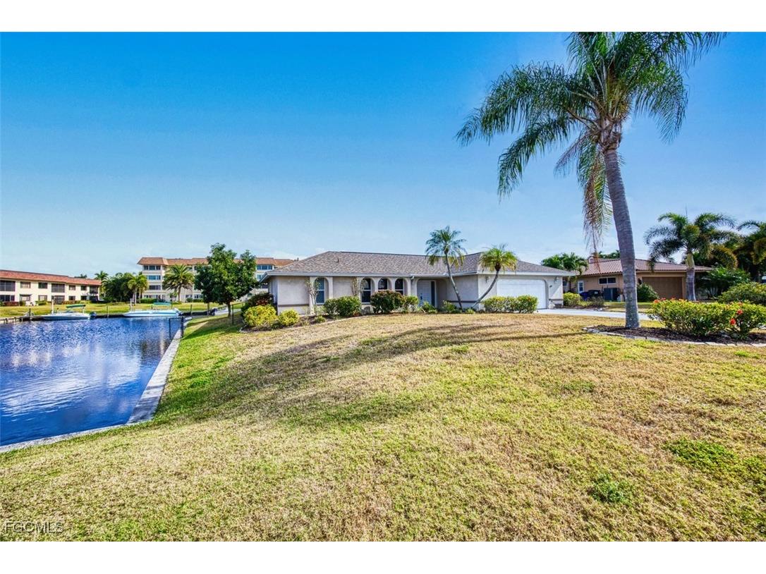 1066 Clarellen Drive Fort Myers FL 33919 2026001619 image47