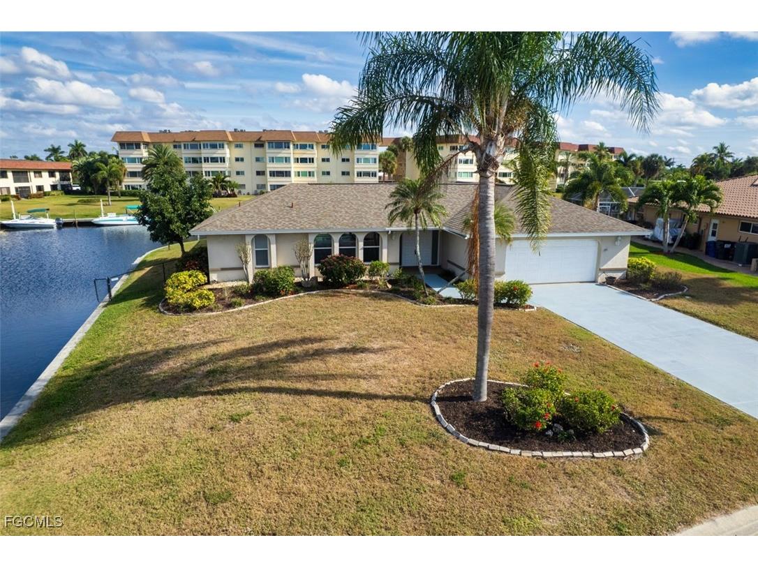 1066 Clarellen Drive Fort Myers FL 33919 2026001619 image48